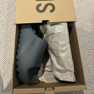 Yeezy Slide Size 11